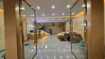 المنشأة من الداخل