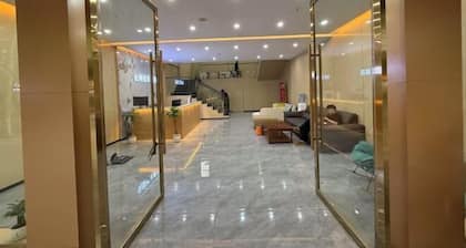 Changshun Holiday Hotel