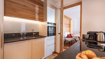 Kühlschrank, Ofen, Herdplatte, Geschirrspüler