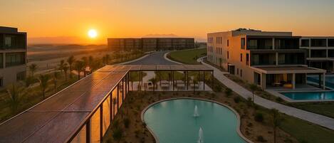 4 piscines a l'aire lliure