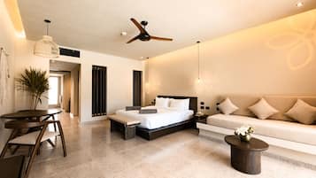 Swim-up Suite Beach Front Sea View | Minibar, in-room safe, blackout drapes, soundproofing