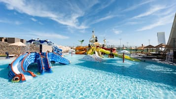 4 piscinas al aire libre