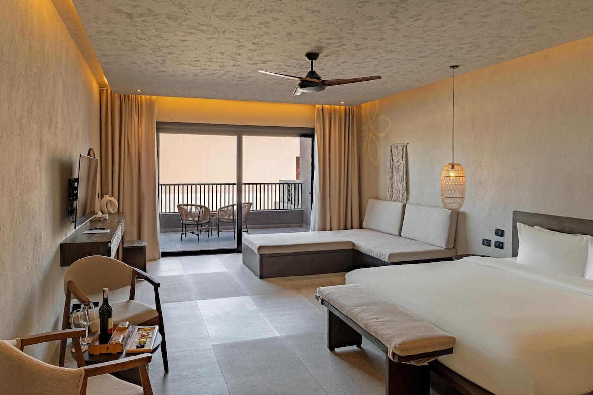 Suite Family Side Sea View | 1 bedroom, minibar, in-room safe, blackout drapes