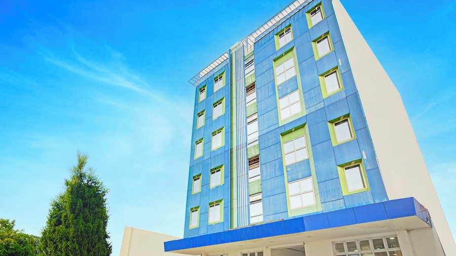 Collection O Metro Manila near University Belt formerly 1318 Residences