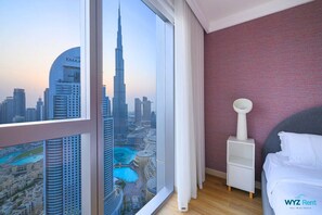 Lägenhet Superior | 4 sovrum, individuell inredning, unika möbler och skrivbord