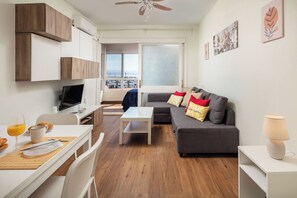 Smart TV - Vistas al Mar, Piscina, Parking, 900 m Playa, Wifi (Torremolinos)