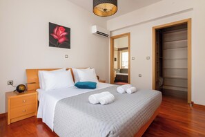 3 chambres, fer et planche à repasser, Wi-Fi gratuit, draps fournis