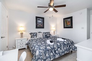 1 bedroom, desk, iron/ironing board, WiFi - Jackie - Tranquil 1BR Condo · Walk to Beach (Melbourne)