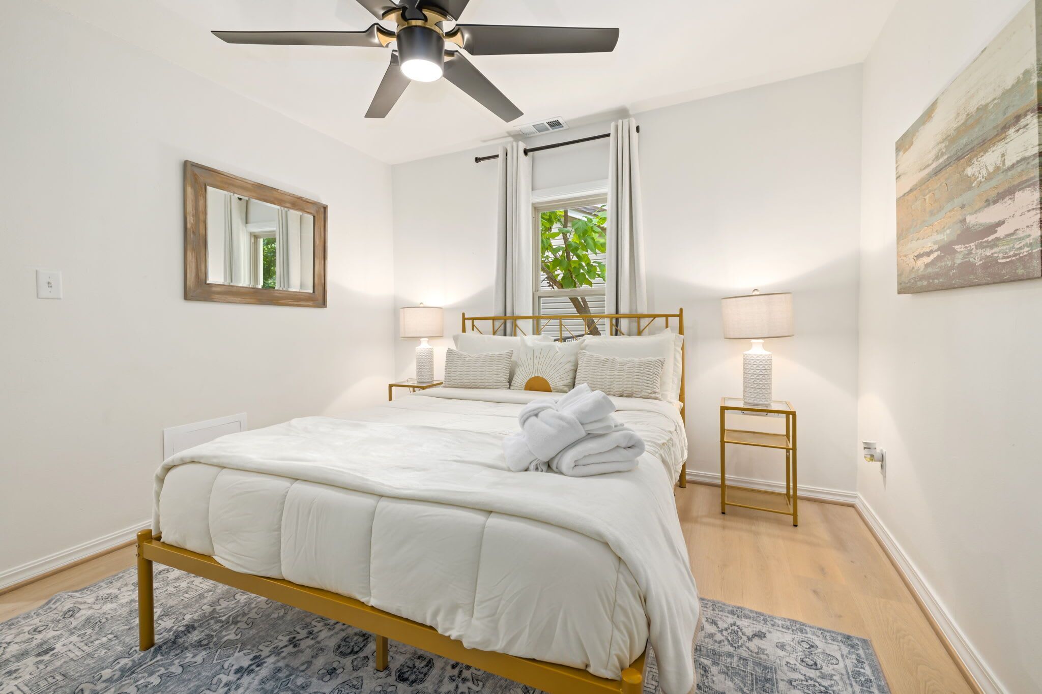 3 bedrooms, iron/ironing board, WiFi, bed sheets