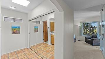 2 chambres, fer et planche Ă  repasser, Wi-Fi gratuit, draps fournis