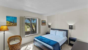 2 slaapkamers, een strijkplank/strijkijzer, gratis wifi, beddengoed