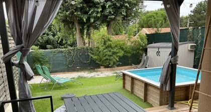 Jolie maison sur la colline.