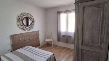 3 bedrooms, travel cot, free WiFi