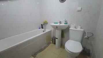 Toallas, jabón, papel higiénico