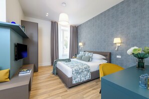 Leilighet – premier | Minibar, safe på rommet, skrivebord for bærbar PC og strykejern/-brett