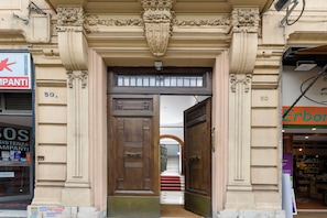 Property entrance - Domus Augustea - Luxury Accommodations (Rome)