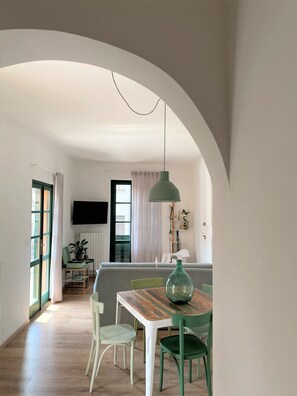 Dining - NEW- La casa di ringhiera- Boutique apartment & terrace in the historic center (Alba)