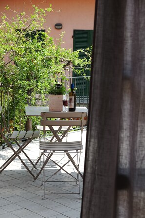 Outdoor dining - NEW- La casa di ringhiera- Boutique apartment & terrace in the historic center (Alba)