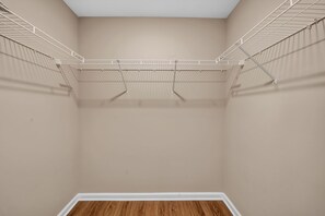 Interior - Stonecrest 701, 2Bd Apt I Free Parking I Pool (New Albany)
