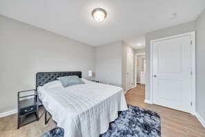 2 bedrooms, desk, free WiFi, bed sheets