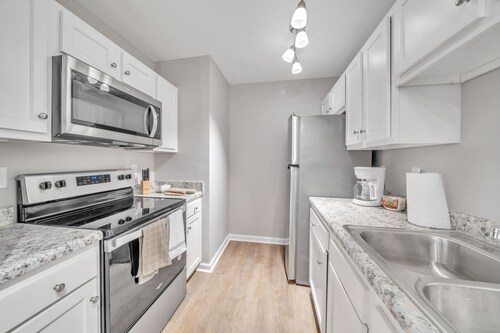 Stonecrest 713, 2Bd Apt I Free Parking I Pool