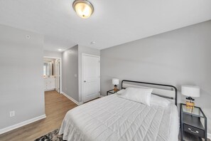 2 多间卧室、办公桌、旅行婴儿床、免费 WiFi