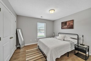 2 bedrooms, desk, travel cot, free WiFi