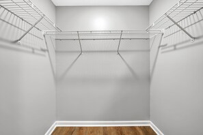 Interior - Stonecrest 722, Modern 2Bd Apt I Parking I Gym (New Albany)