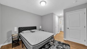 2 bedrooms, desk, travel crib, free WiFi