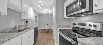 Stonecrest 910, 2Bd Apt I Free Parking I Pool