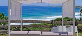 Villa Mahina, surfing and panoramic ocean views!