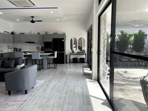 Interior - Villa Lola - Villa Moderne de 3 Chambres Avec Grande Piscine (Mueang Phuket)