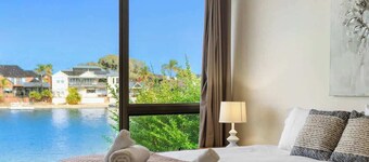 Stunning Lake View Townhouse-Dream Staycation