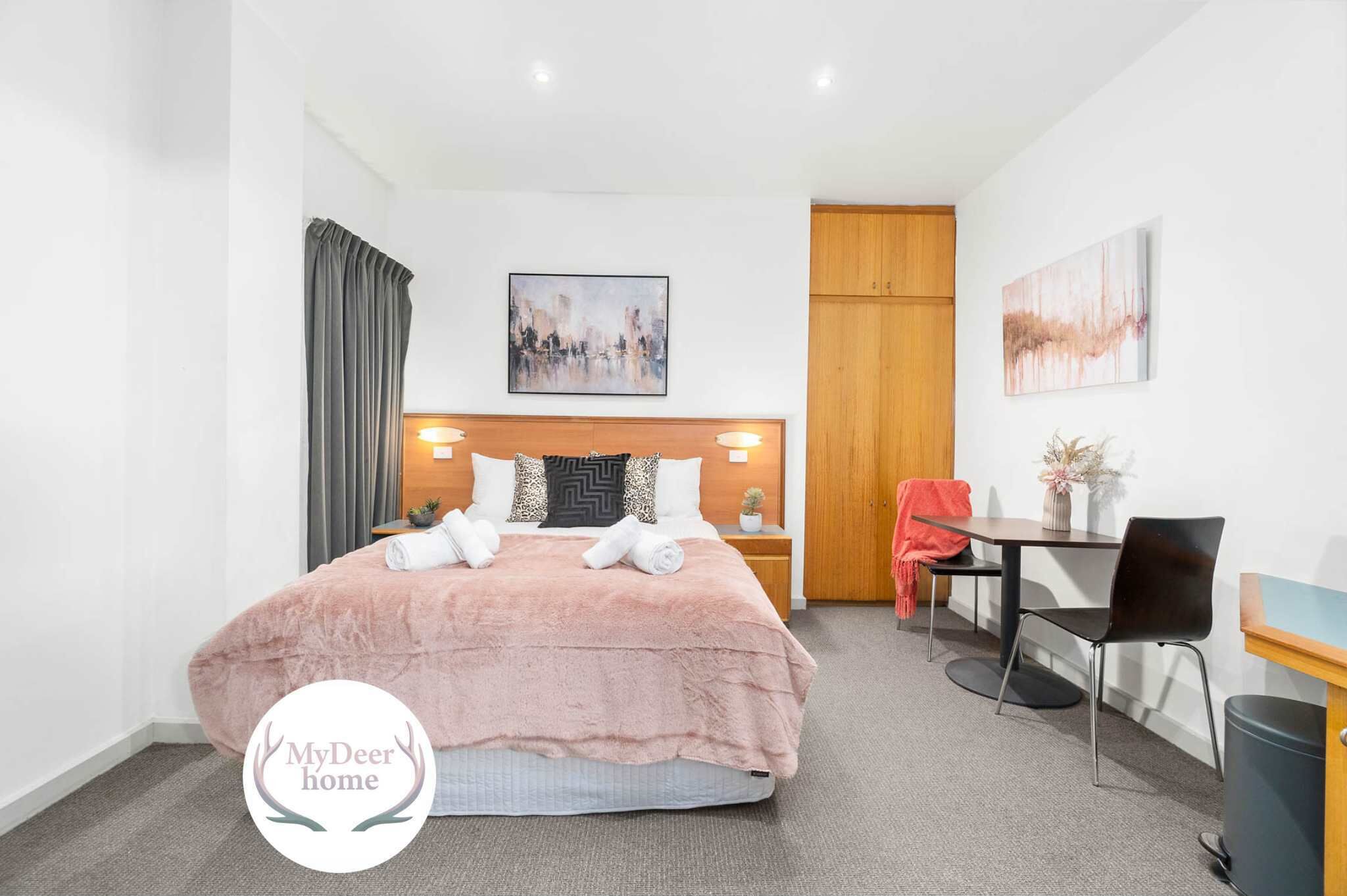 1 sovrum, skrivbord, strykjärn/strykbräda och wi-fi