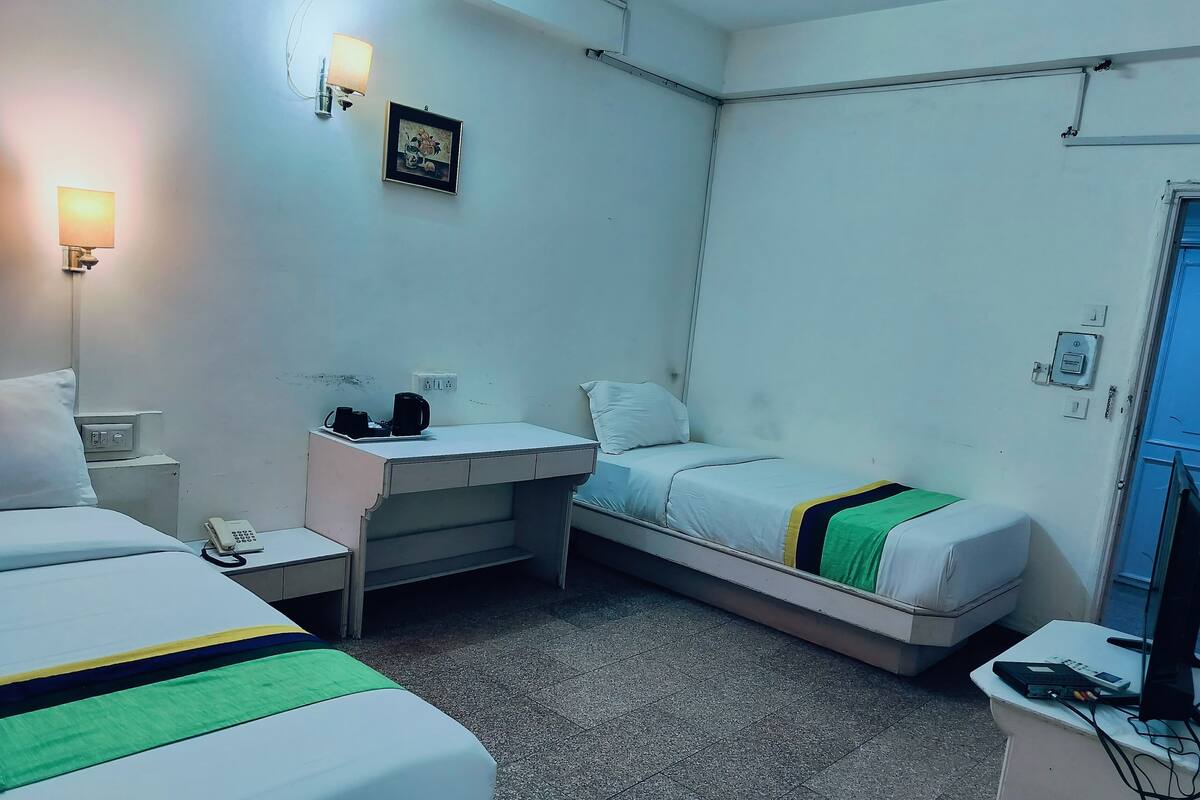 King Room | Minibar, laptopgeeigneter Arbeitsplatz, kostenloses WLAN, Bettwäsche