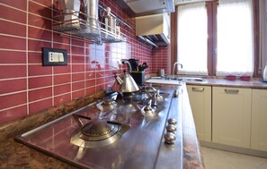 Fridge, stovetop, dishwasher, coffee/tea maker - Cozy home in Venafro with WiFi (Venafro)