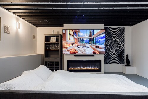 Converted Cinema / Art Room to Studio Apartment 

