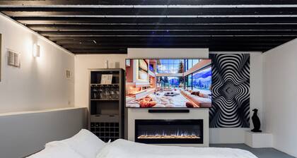 Converted Cinema / Art Room to Studio Apartment