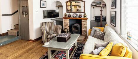 Smart TV, lareira, escritórios