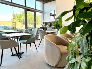 Esmorzar diari a la carta (10 EUR per persona) 