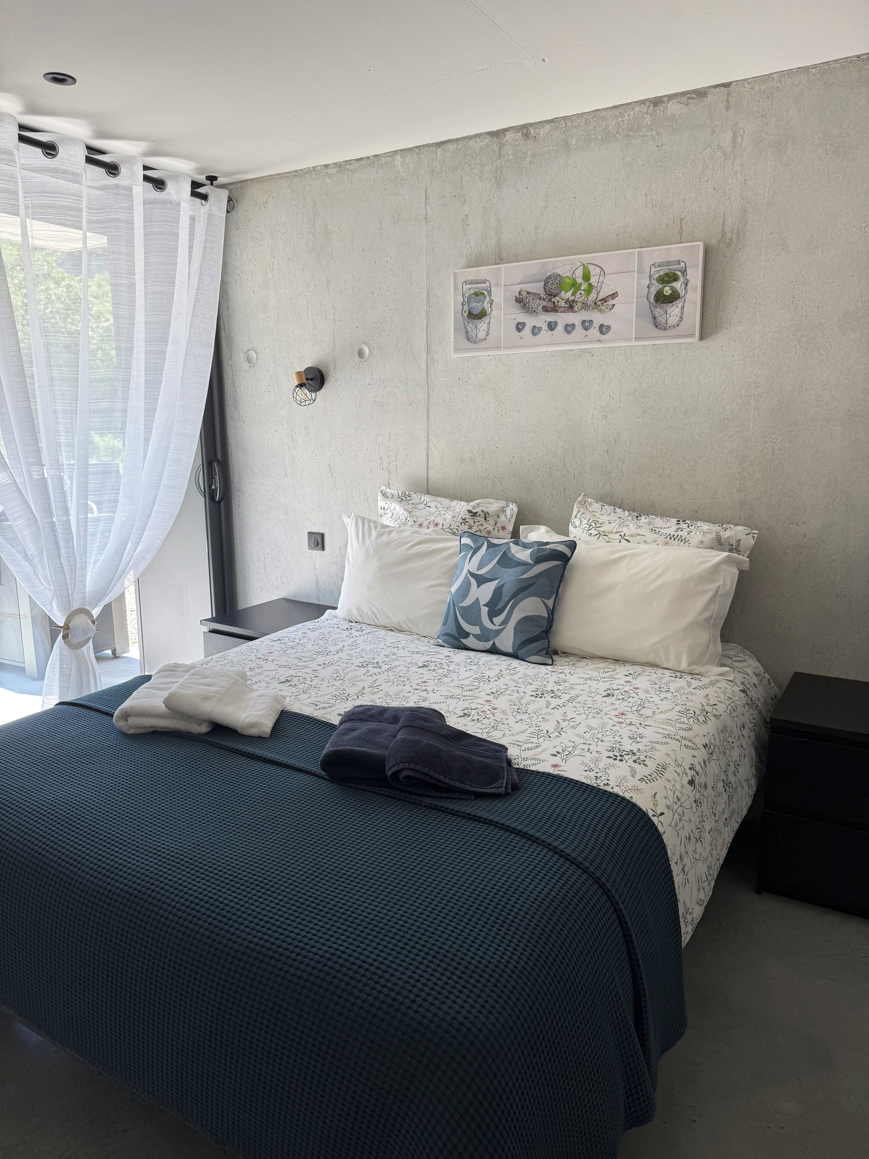 1 chambre, fer et planche à repasser, Wi-Fi gratuit, draps fournis