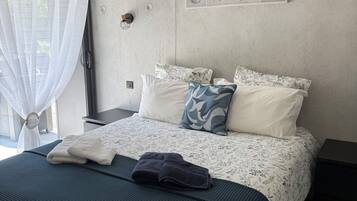 1 slaapkamer, een strijkplank/strijkijzer, gratis wifi, beddengoed