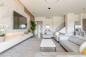 Televisor, videojocs i oficines 