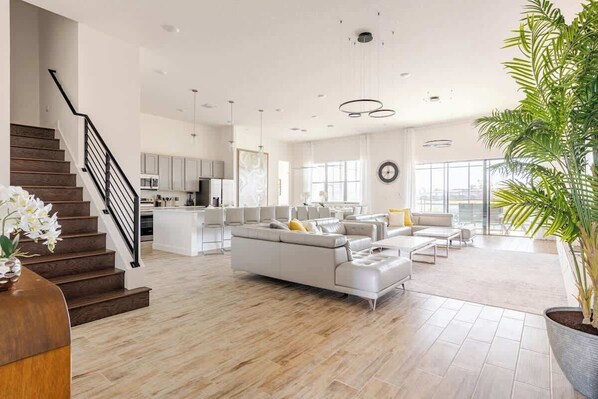 المنشأة من الداخل