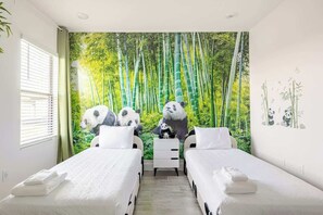 14 عدّة غرف نوم ومكواة/لوح كي وسرير سفر وواي فاي