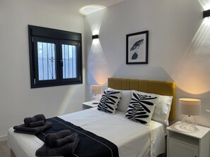 2 bedrooms, iron/ironing board, WiFi, bed sheets - Superior 2-Bedroom boutique apartment with Stunning Views & Modern Amenities (Cómpeta)