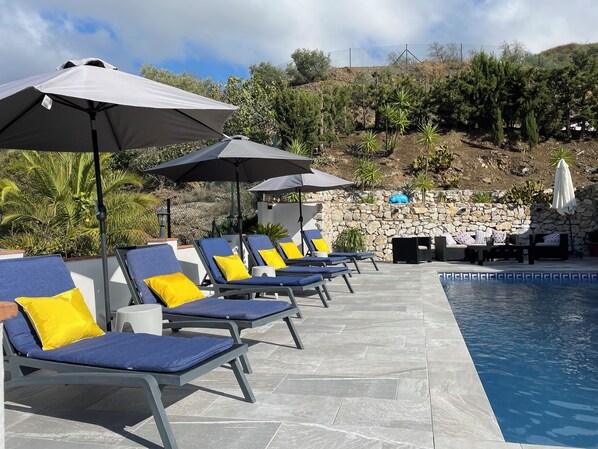 Pool - Superior 2-Bedroom boutique apartment with Stunning Views & Modern Amenities (Cómpeta)