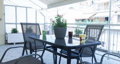 Modern 1 Bd Balcony Apt in Kato Patisia