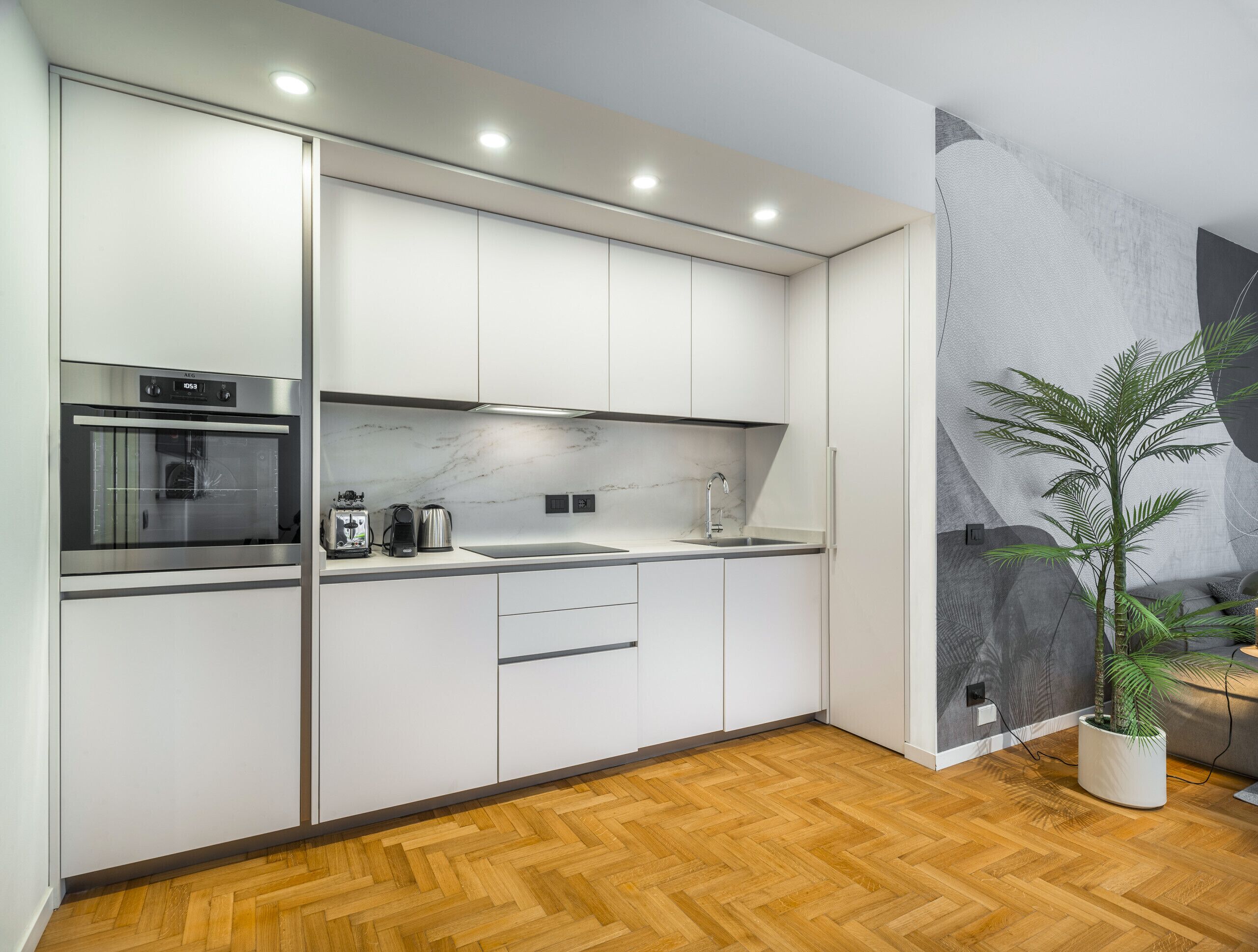 Frigorífico, lavavajillas, hervidor eléctrico y tostadora