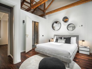 2 多间卧室、客房内保险箱、熨斗/熨衣板、免费 WiFi